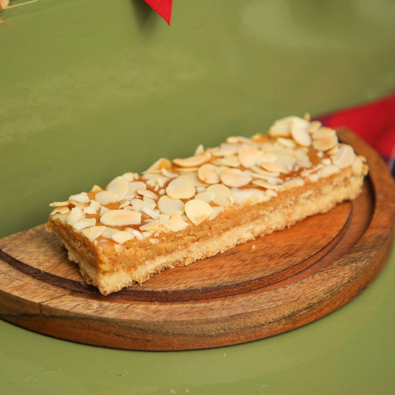 CHRISTMAS HAMPER {EGGLESS}