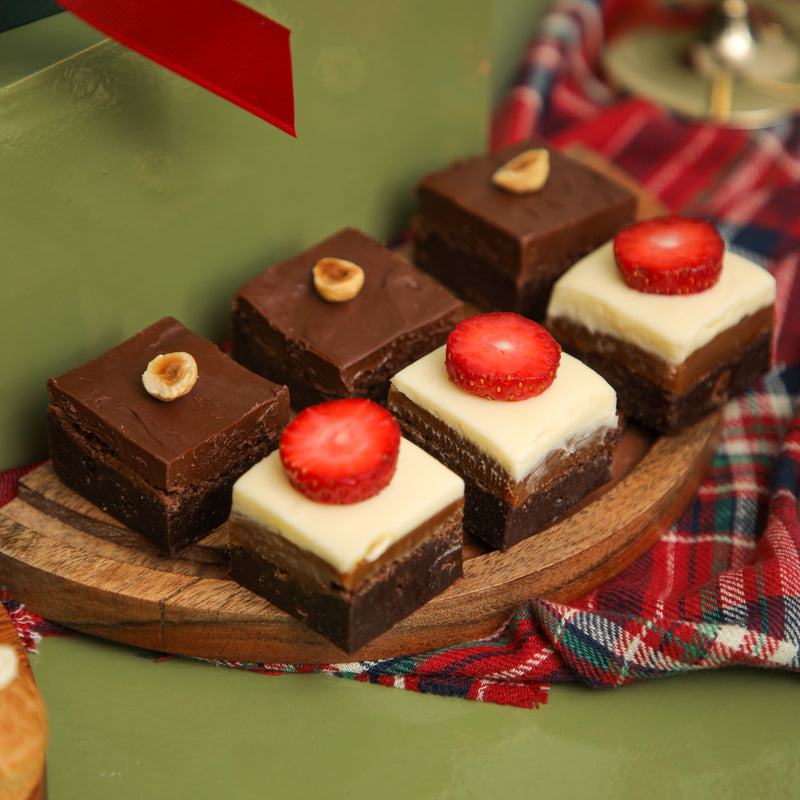 CHRISTMAS HAMPER {EGGLESS}