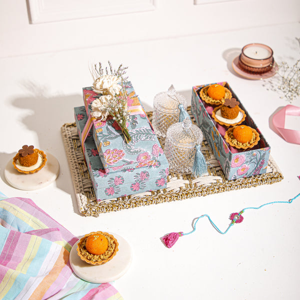 RAKHI HAMPER {Large}