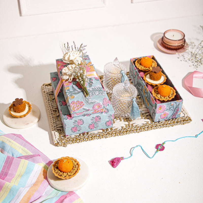 RAKHI HAMPER {Large}