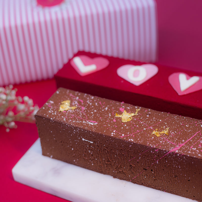 VALENTINE'S DAY CHOCOLATE BOX CAKE - SMALL