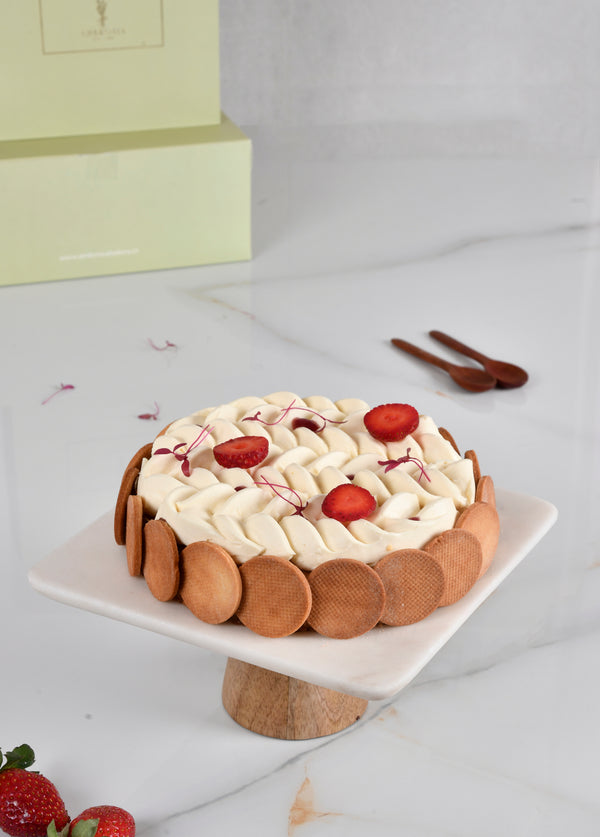 STRAWBERRY CUSTARD GATEAUX