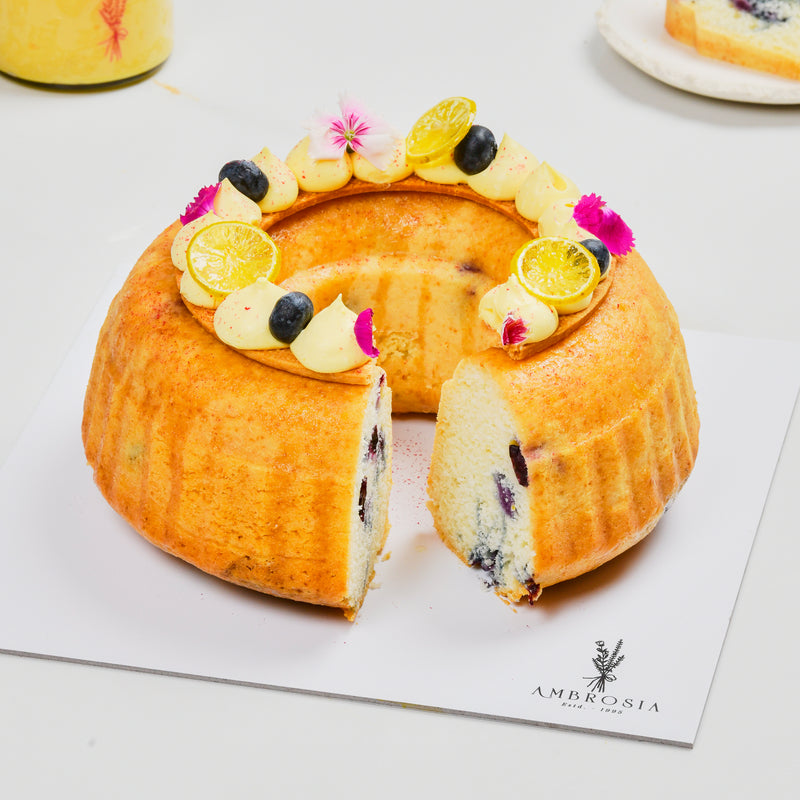 LEMON BERRY BUNDT CAKE WITH LEMON CURD