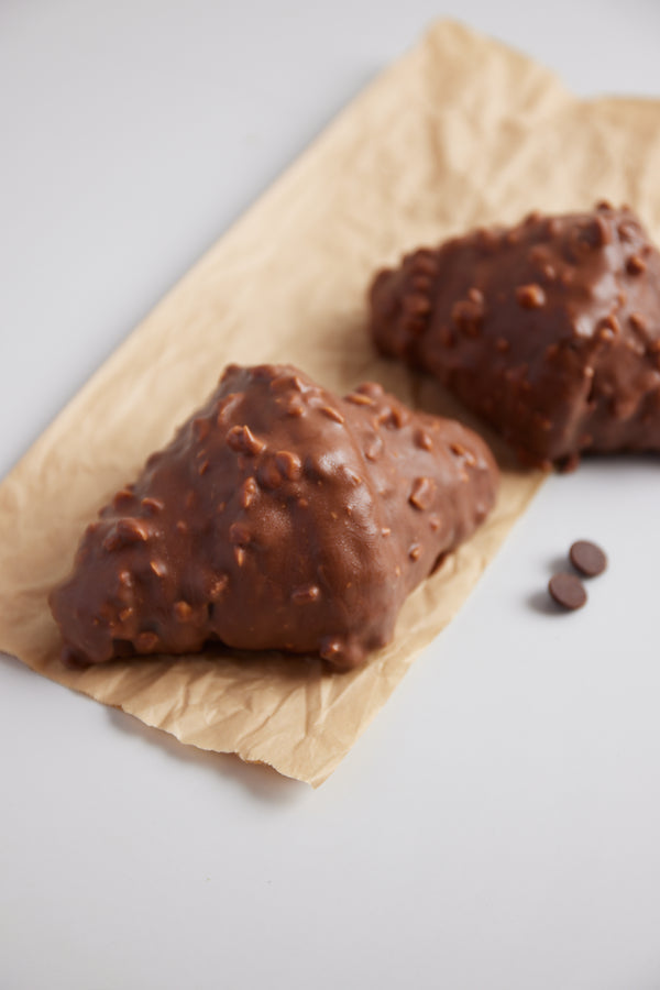 BELGIAN CHOCOLATE & HAZELNUT CROISSANTS (2 PCS)